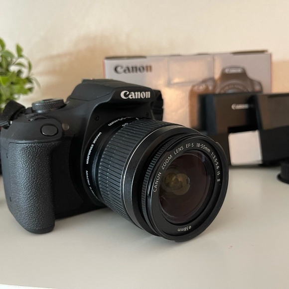 CANON EOS REBEL T7 CAMERA KIT - Picture 7 of 8